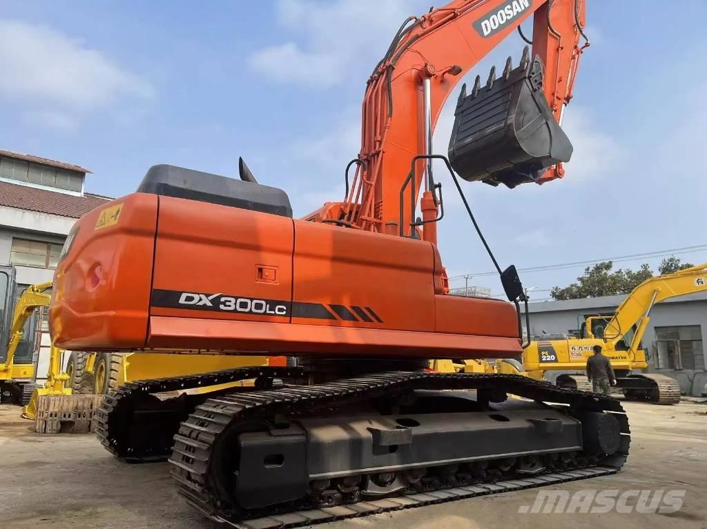 Doosan DX 300 LC Mini excavators < 7t