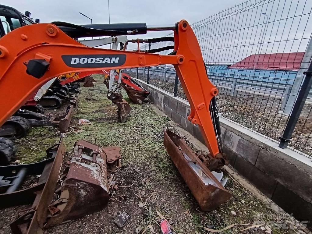 Doosan DX 19 Mini excavators < 7t