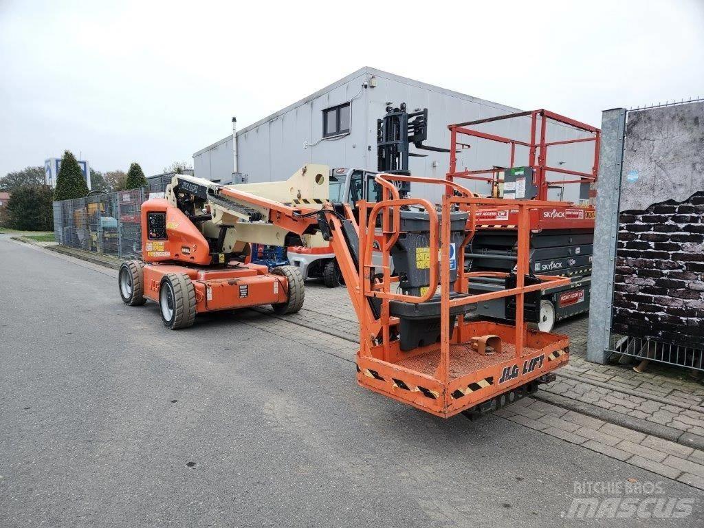 JLG M 450 AJ Articulated boom lifts