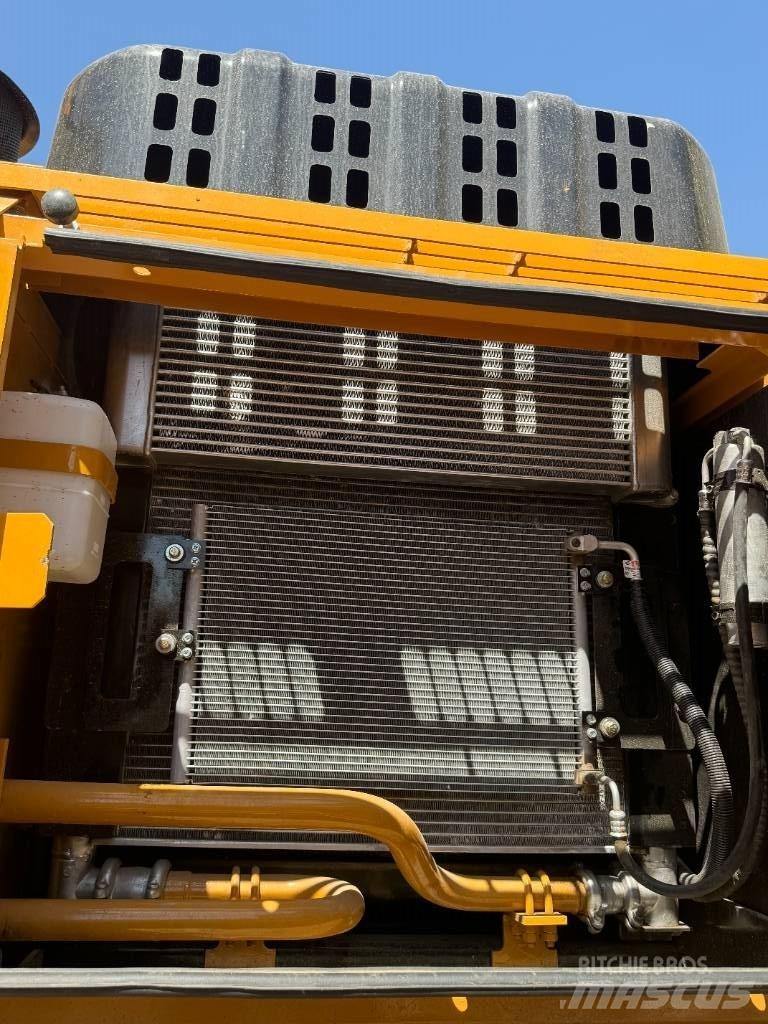 Sany SY 235 Midi excavators  7t - 12t