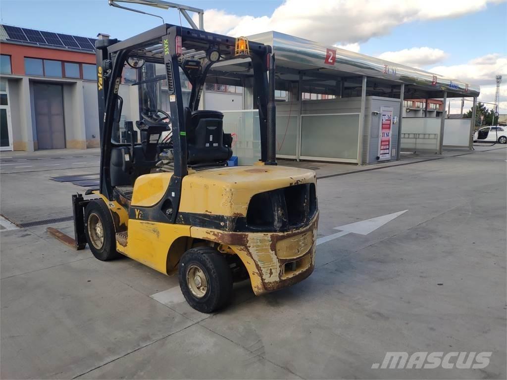 Yale GDP35VX Diesel trucks