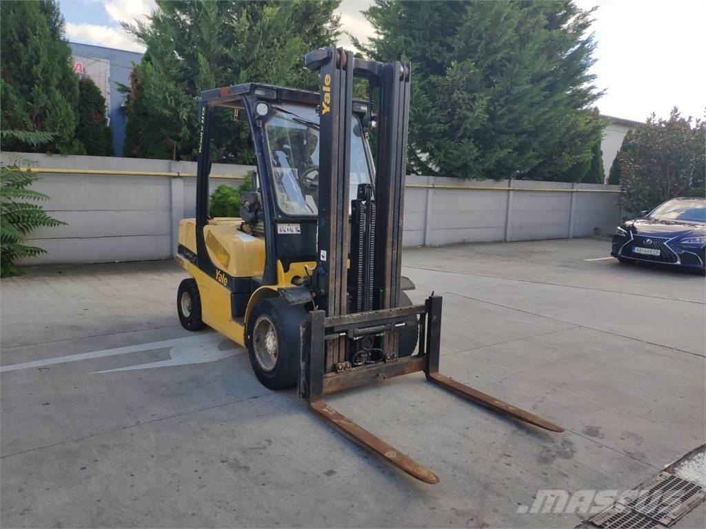 Yale GDP35VX Diesel trucks