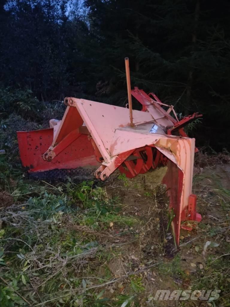 Esko 240 Snow throwers