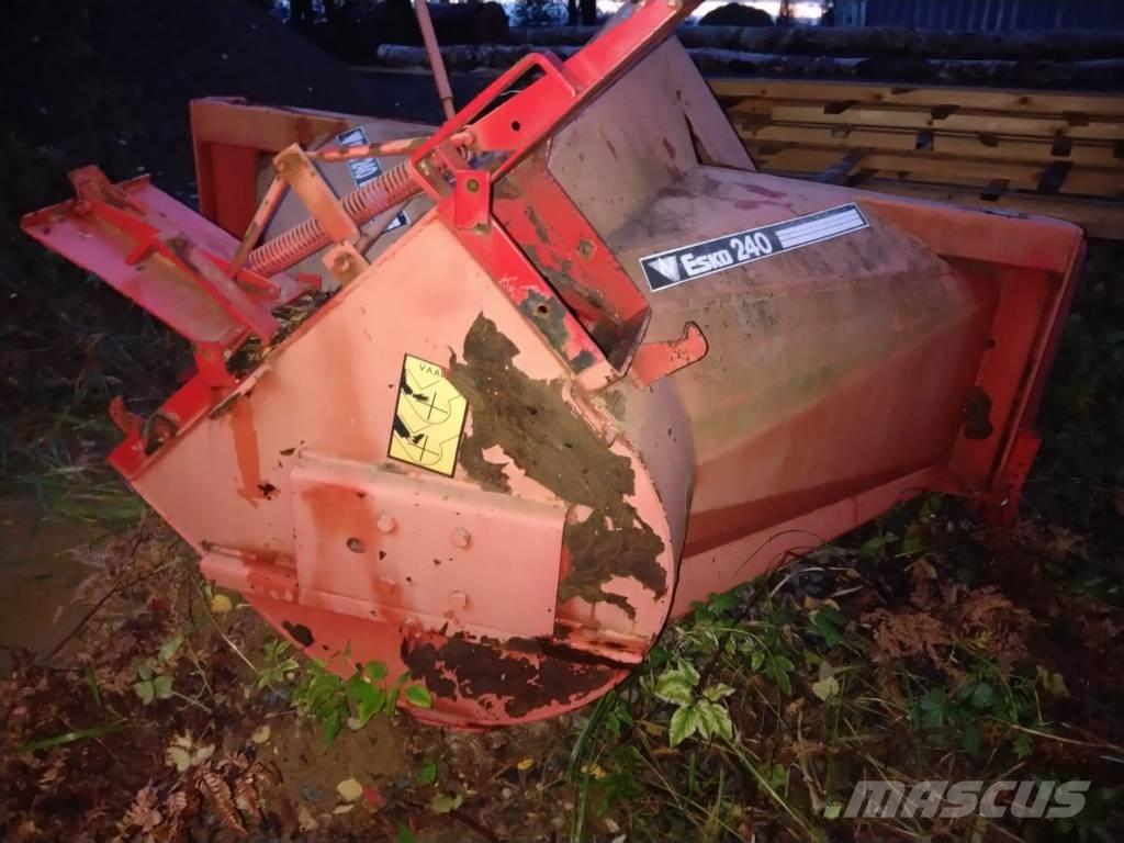 Esko 240 Snow throwers