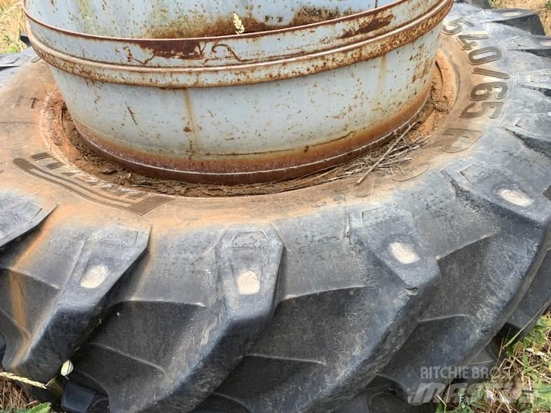Pirelli 540/65R34 Other farming machines