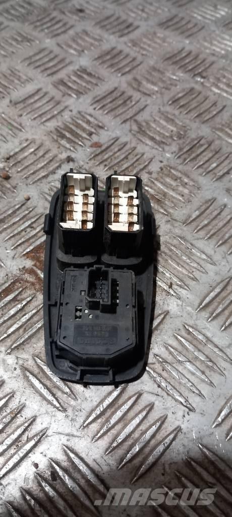 Scania R 440   1445793 Cabins and interior