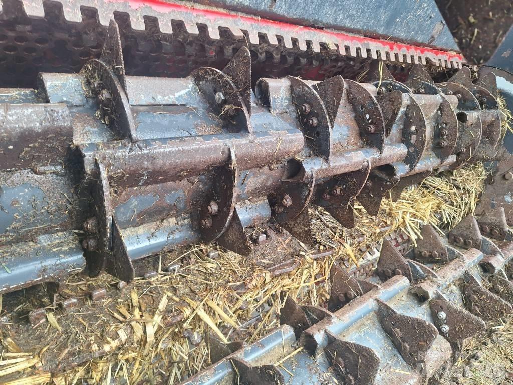  VDW 300 Bale shredders, cutters and unrollers