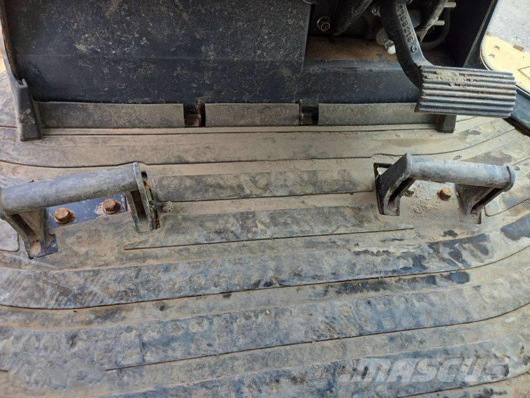 John Deere 750 KLGP Crawler dozers