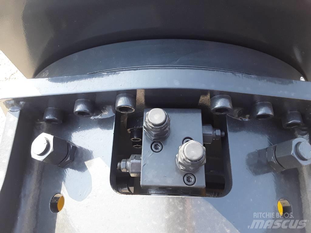 Mustang RH20 Crushers