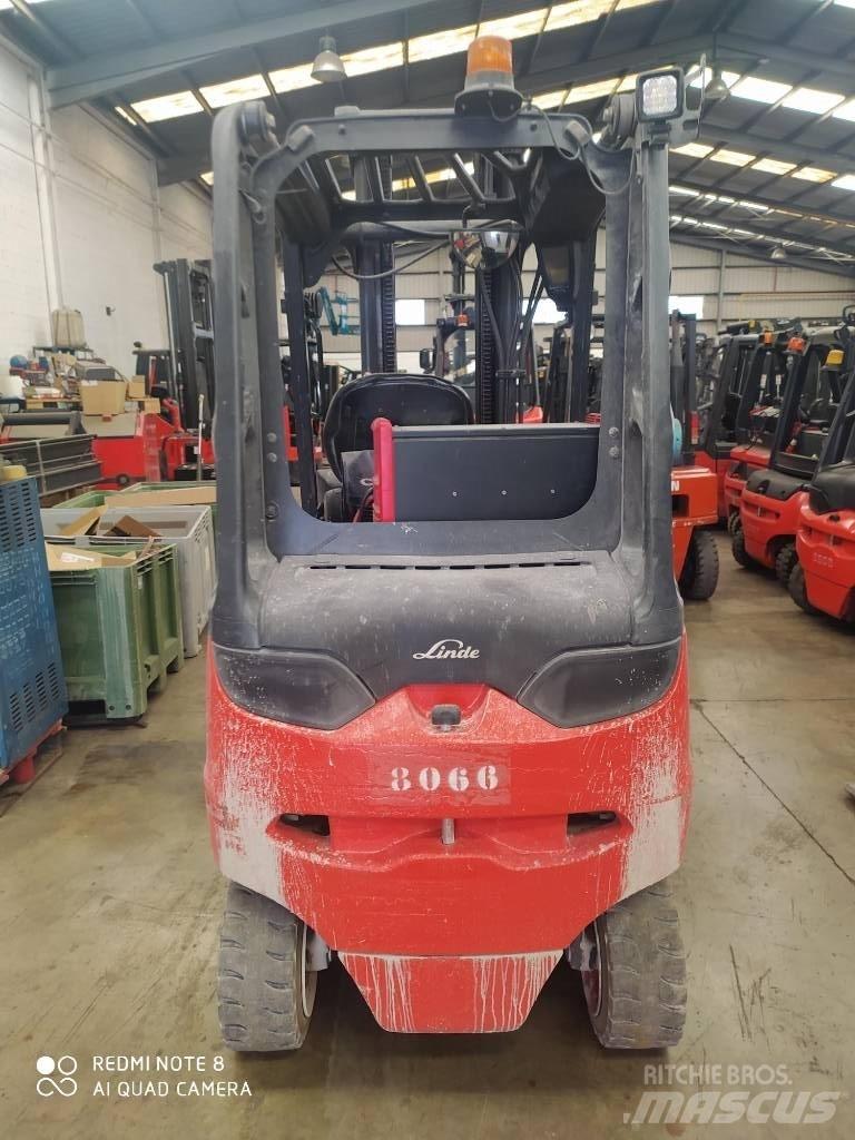 Linde E30/600 Electric forklift trucks
