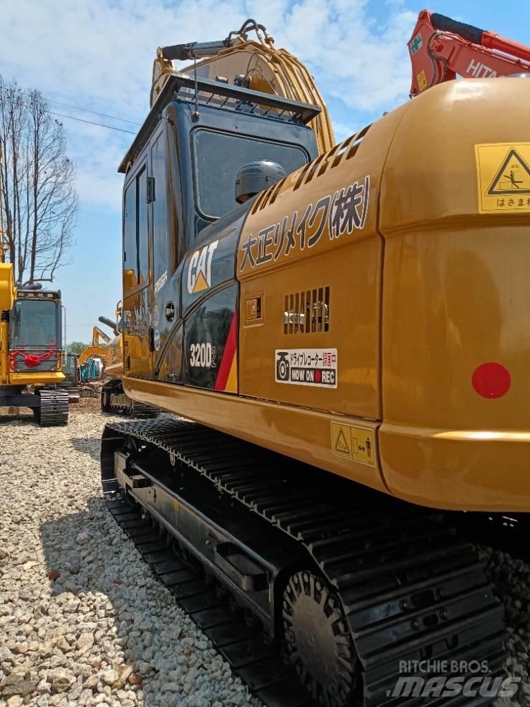 CAT 320D2 Midi excavators  7t - 12t