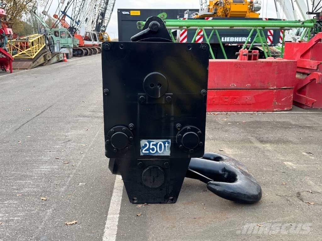 Kobelco CKE 2500 Crane spares & accessories