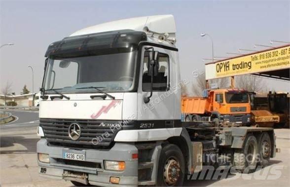 Mercedes-Benz 2531 Containerframe/Skiploader trucks