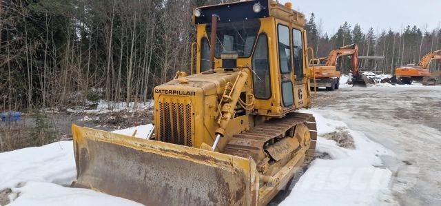 CAT D4E Crawler dozers
