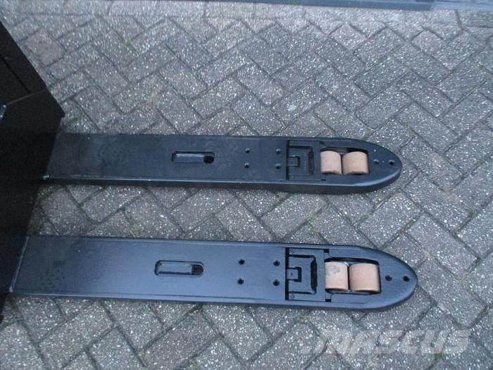 Toyota LPE 250 Low lifter with platform
