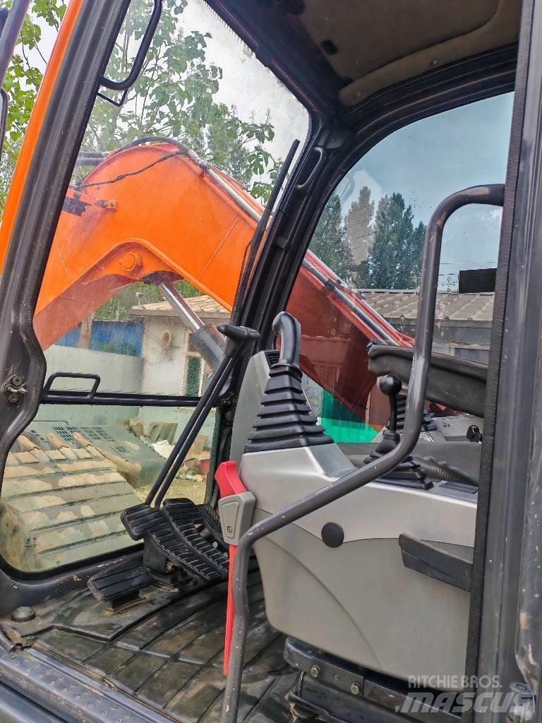 Doosan DX75 Midi excavators  7t - 12t