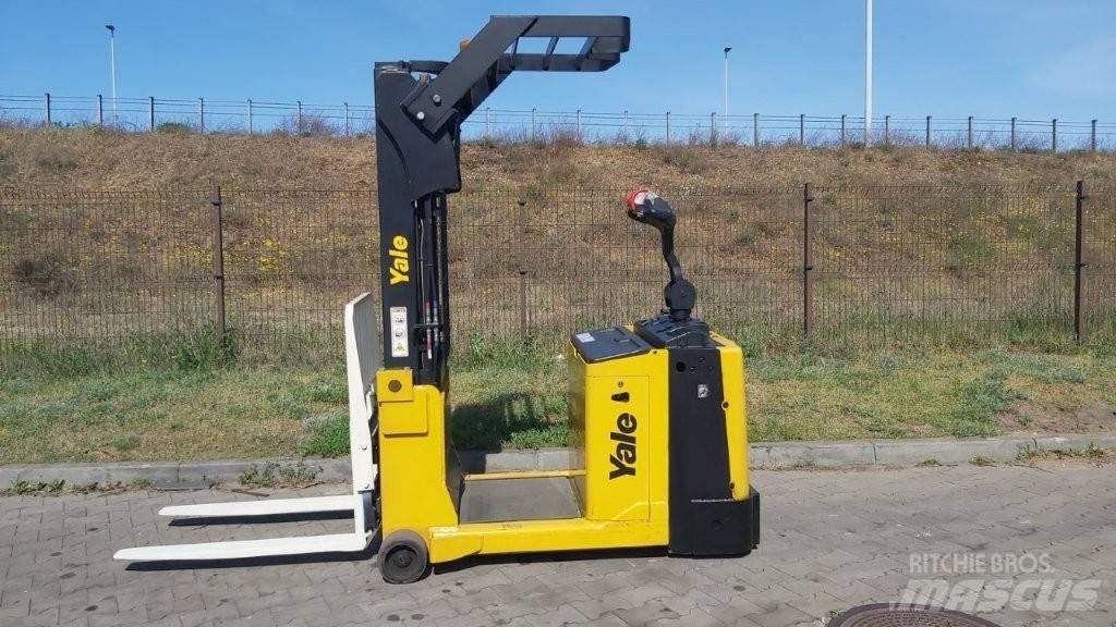 Yale MC10 Reach truck