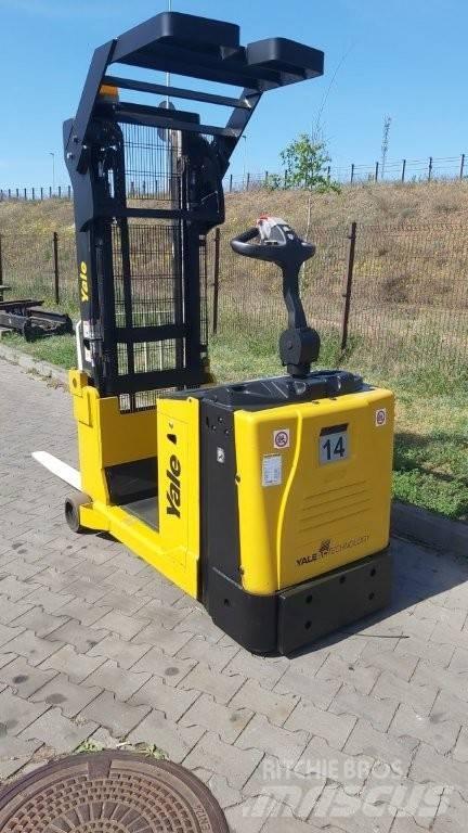 Yale MC10 Reach truck