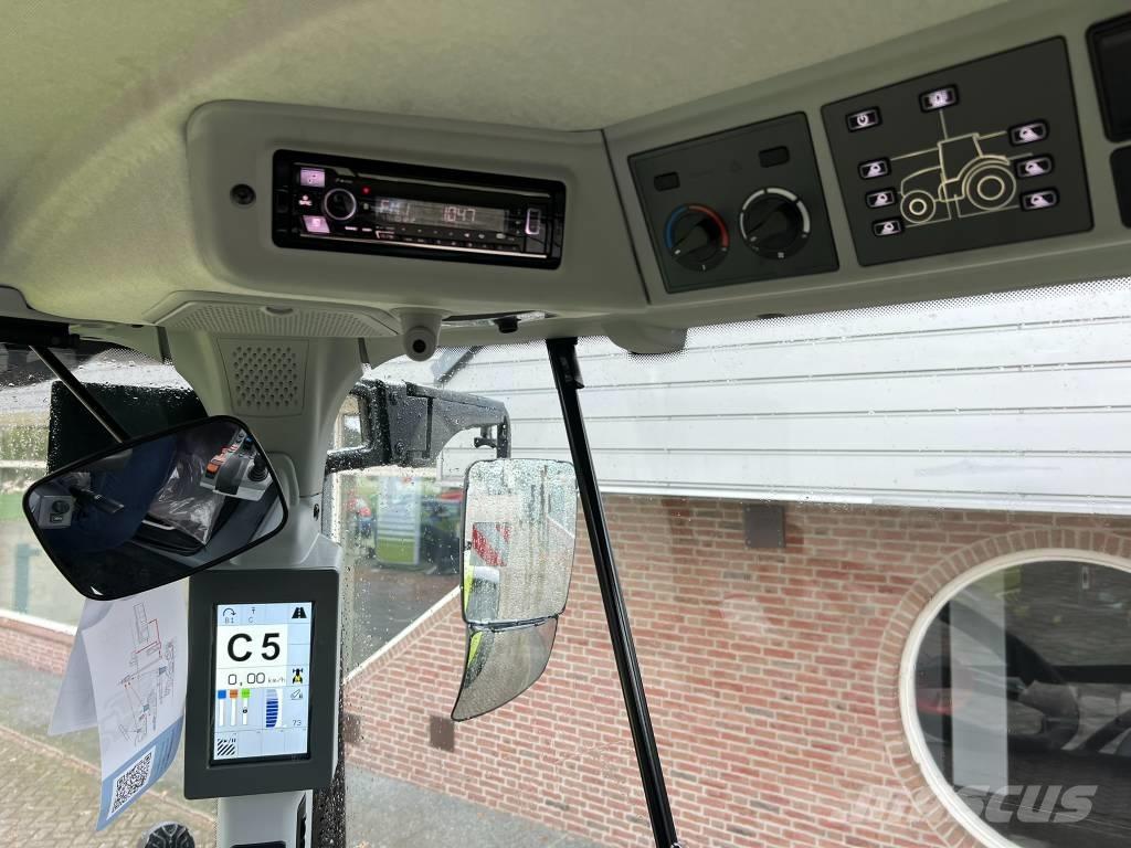 CLAAS Arion 530 CIS+ Tractors