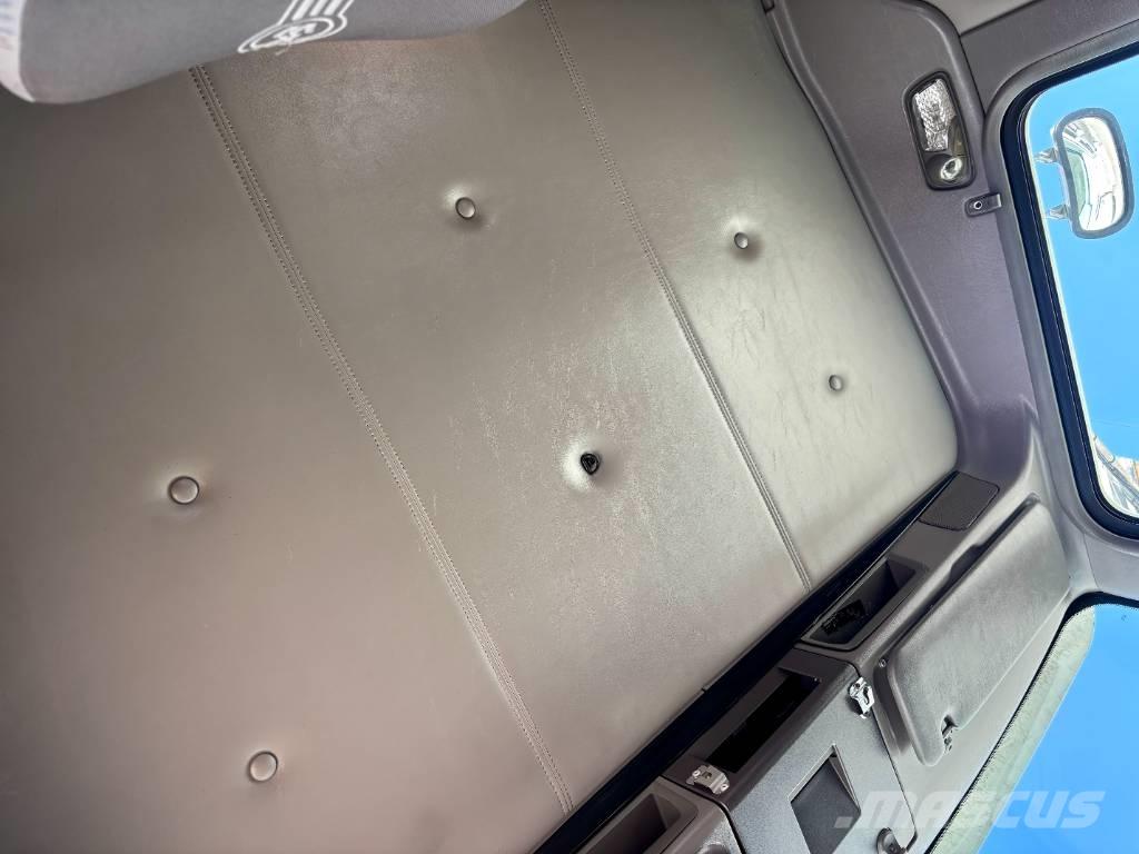 Kenworth T 800 Truck Tractor Units