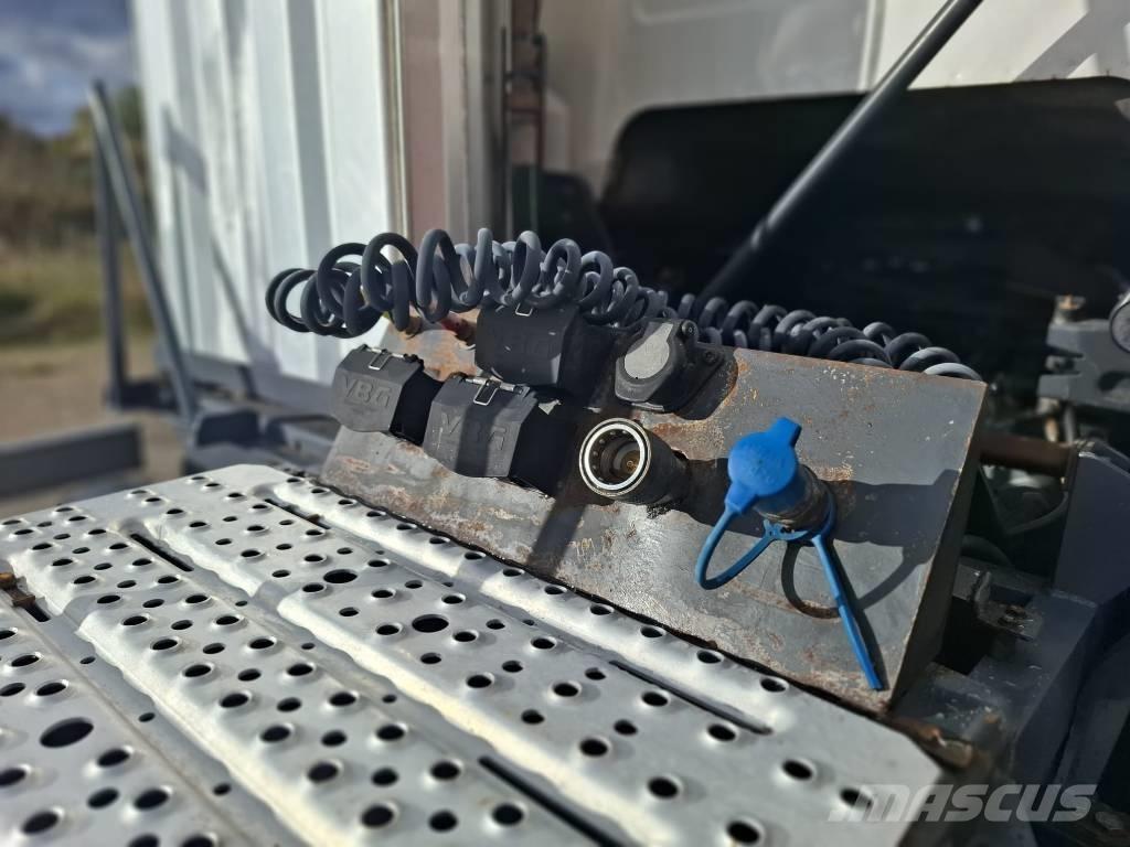 Scania R 490 Truck Tractor Units