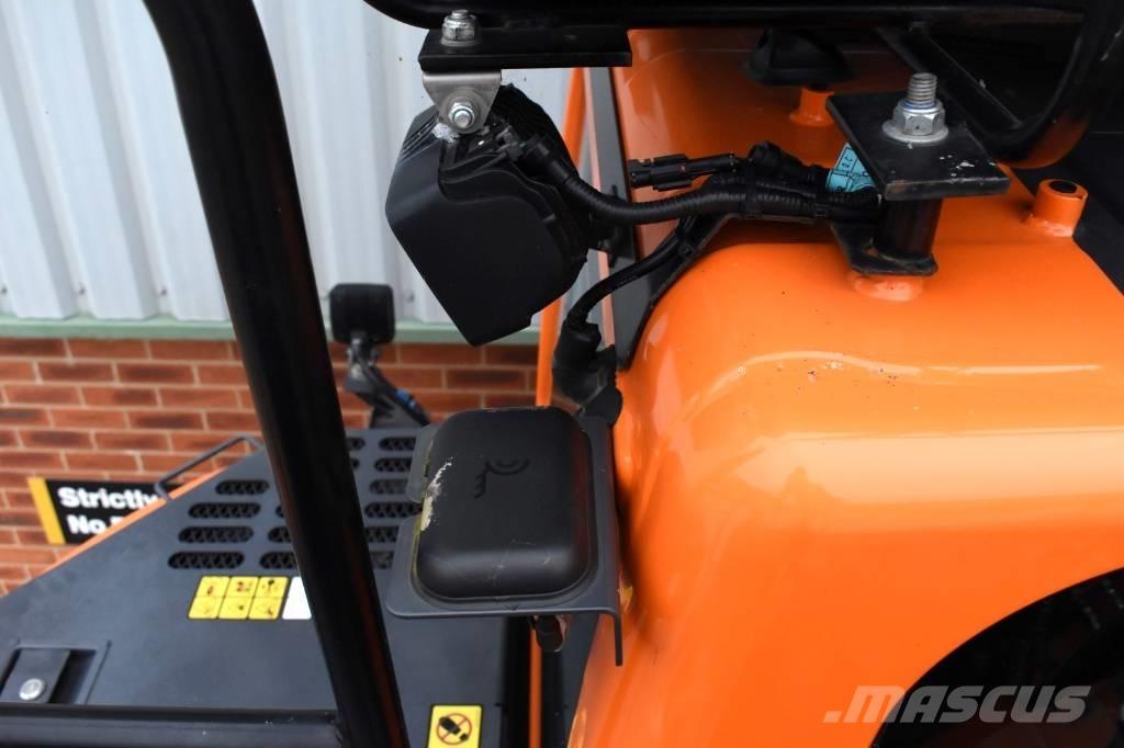 Develon DX140LCR-7 Crawler excavators