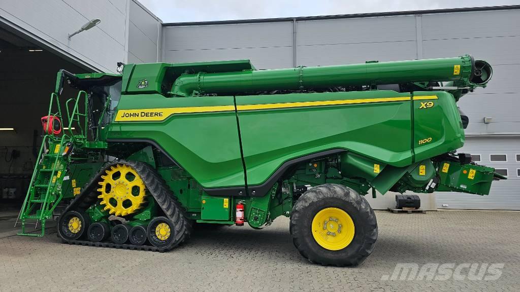 John Deere X9 1100 Combine harvesters
