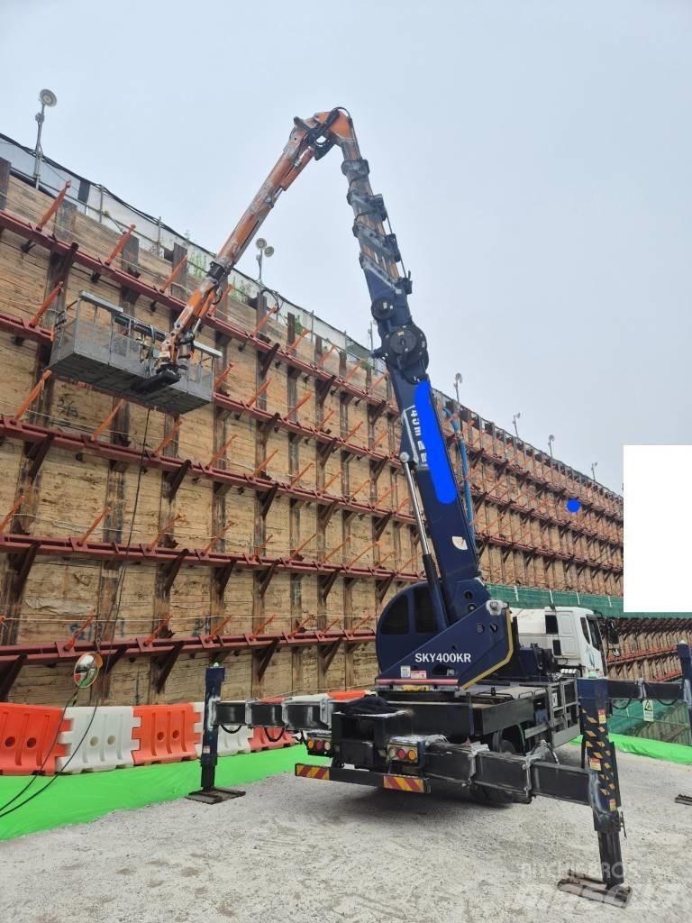 Horyong MR400A Truck mounted aerial platforms