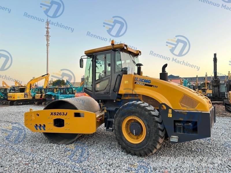 XCMG XS263J Single drum rollers