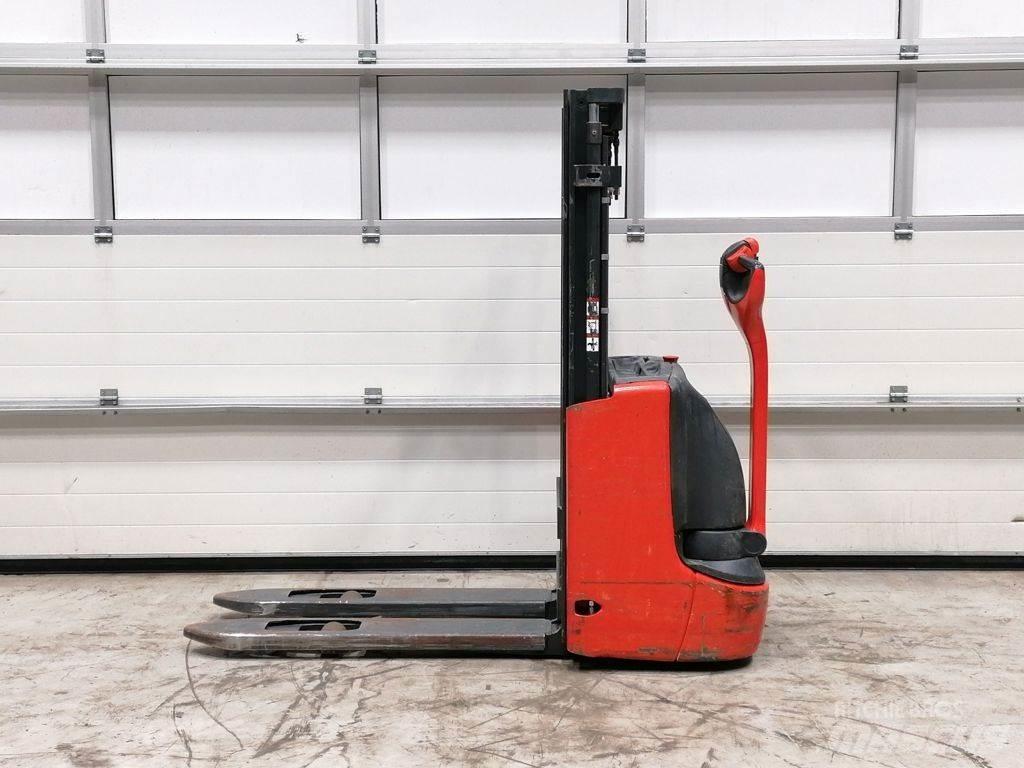 Linde L10B Pedestrian stacker