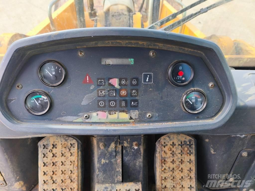 Liebherr LR 634 Crawler FEL's