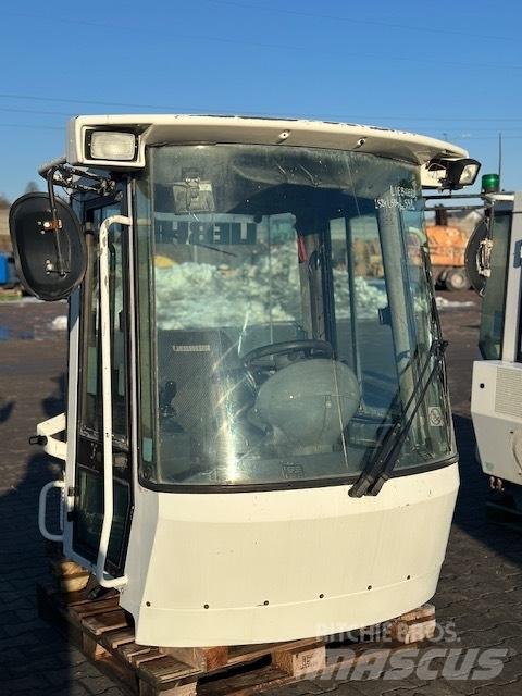 Liebherr L 538 CAB Cabins and interior