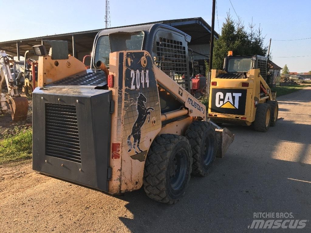 Mustang 2040 Skid steer loaders