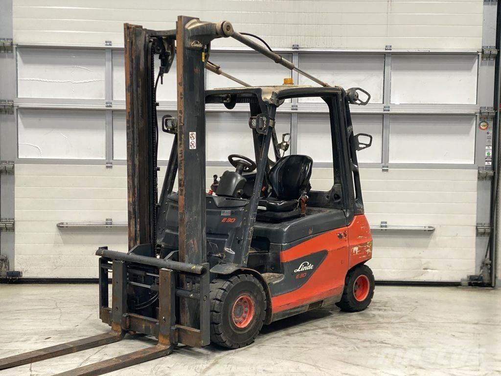 Linde E30-01 Electric forklift trucks