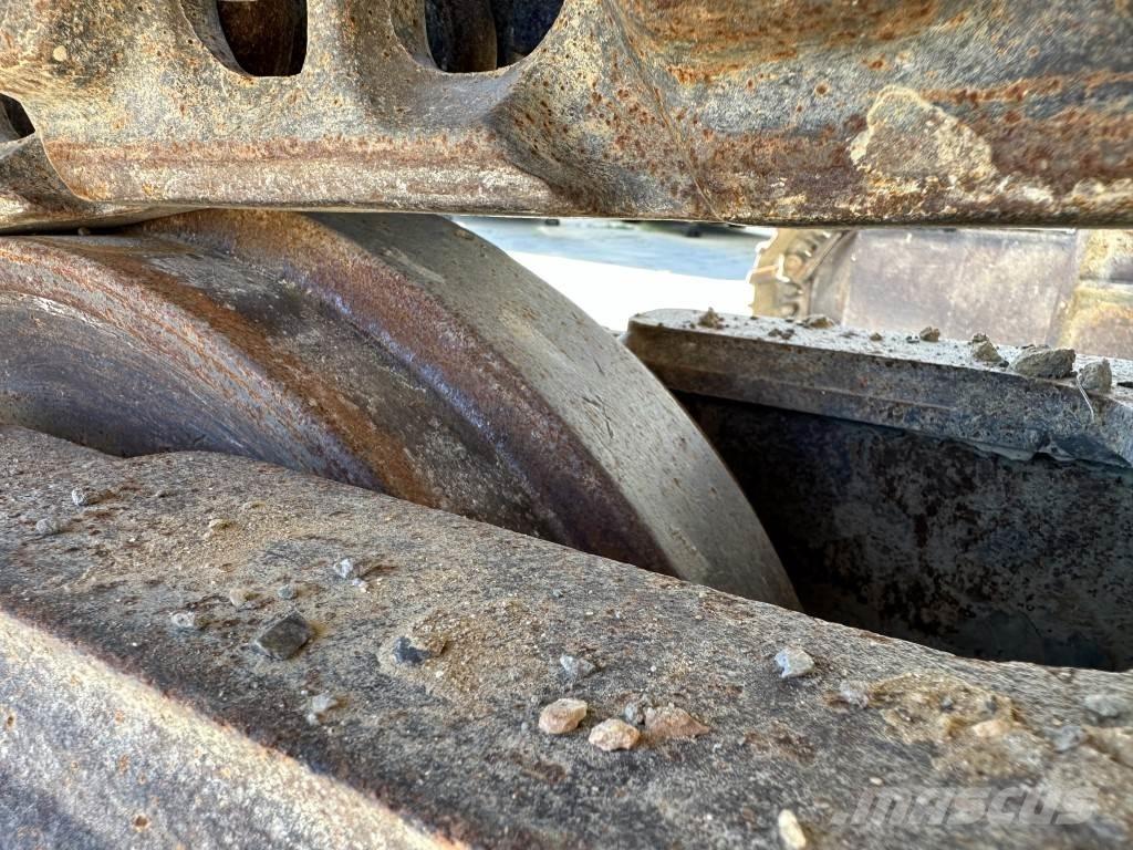 Volvo EC250ENL Crawler excavators