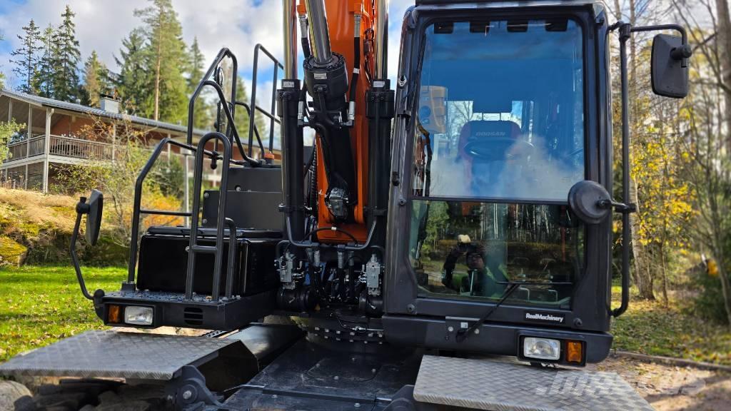 Doosan DX 170 W Wheeled excavators