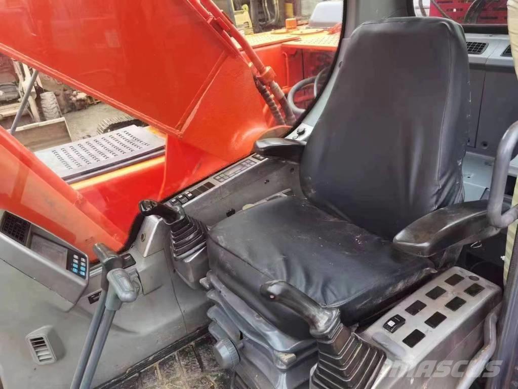Doosan DX 225 LC Mini excavators < 7t