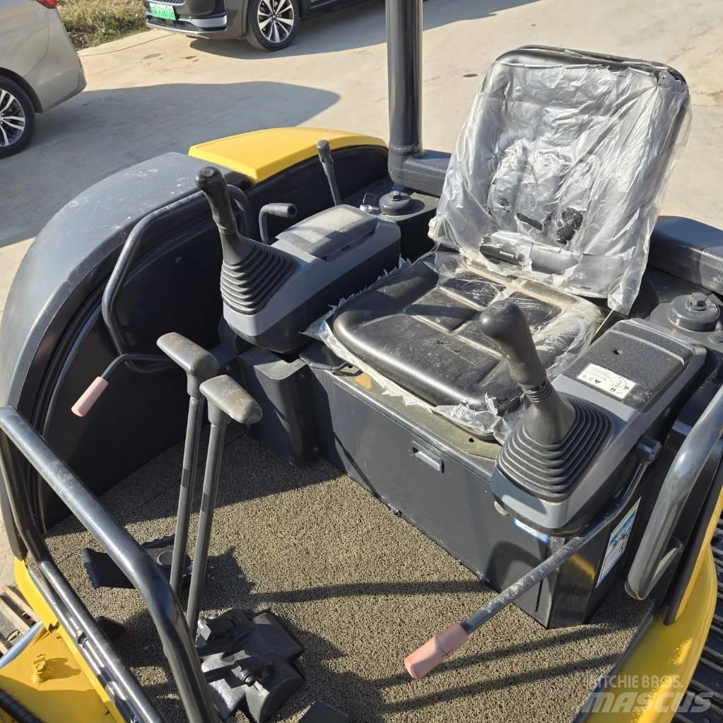 Komatsu PC 35 Mini excavators < 7t