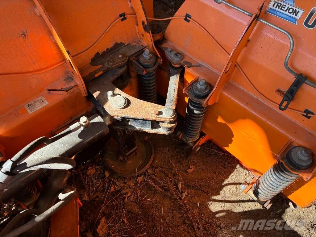 Optimal UP 245-440 Ploughs