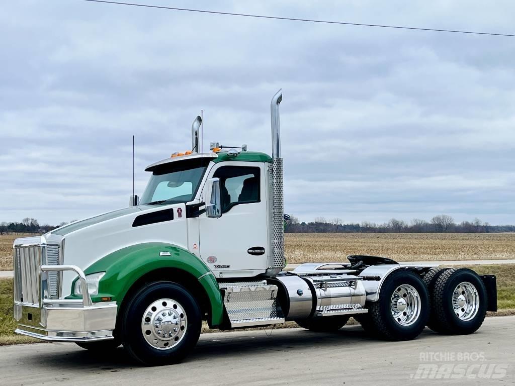 Kenworth T 880 Truck Tractor Units