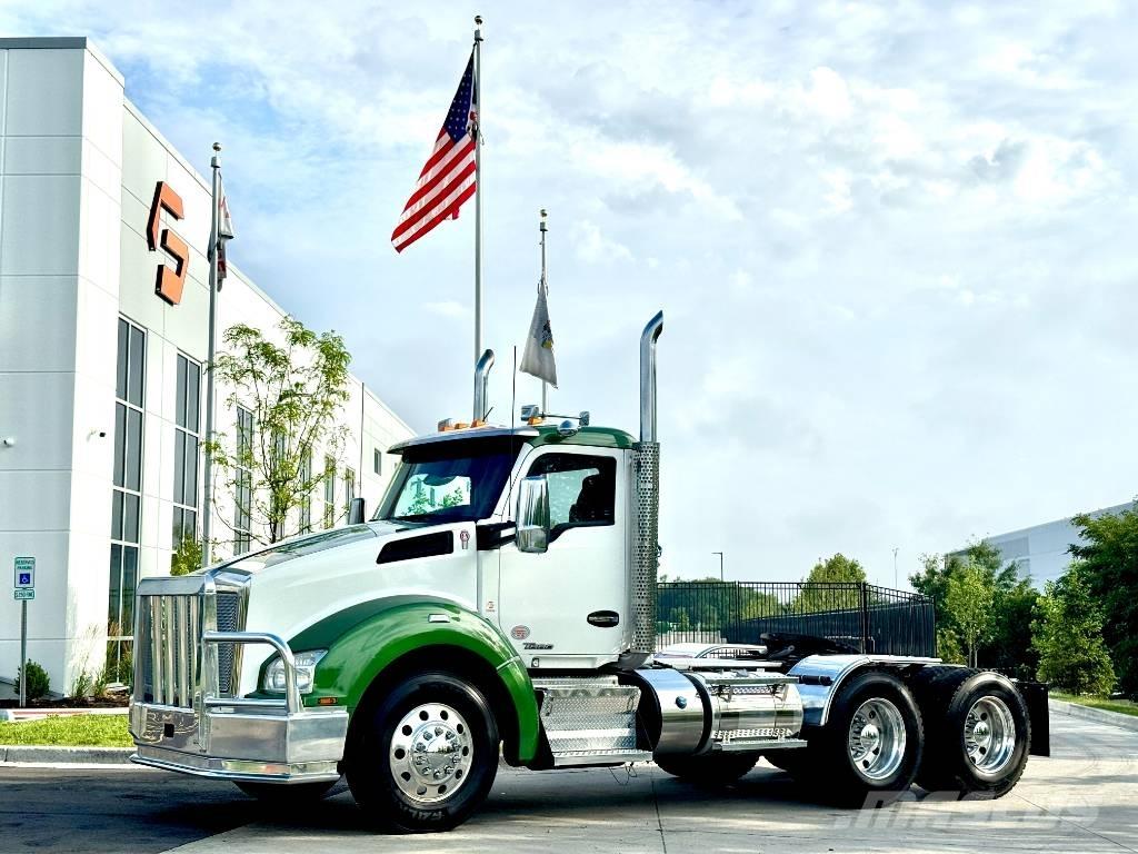 Kenworth T 880 Truck Tractor Units