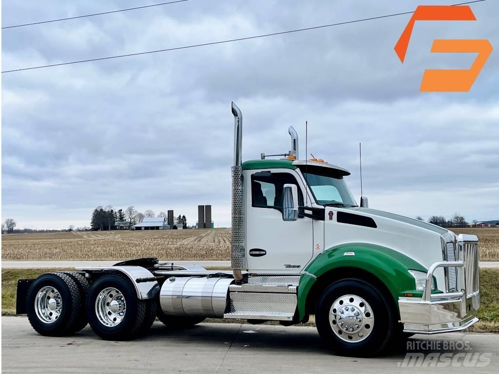 Kenworth T 880 Truck Tractor Units