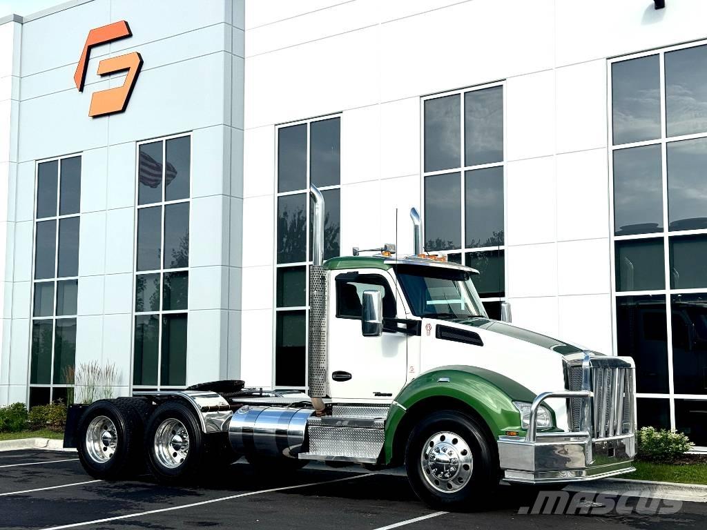 Kenworth T 880 Truck Tractor Units