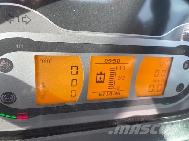 Fendt 724 VARIO S4 Tractors