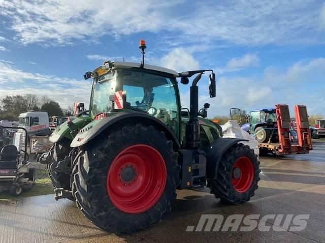 Fendt 724 VARIO S4 Tractors