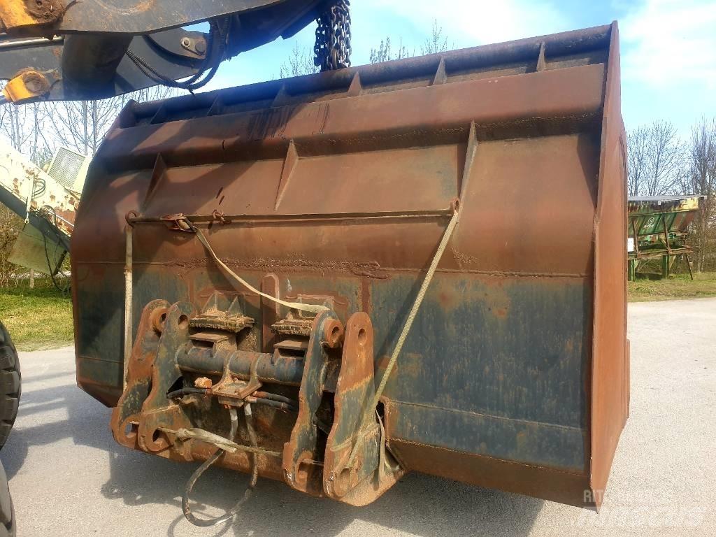  GODET GHD 8M3 Buckets