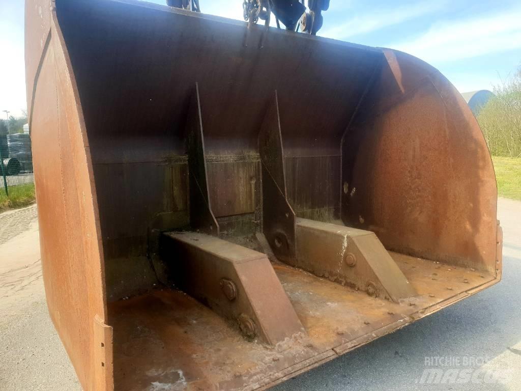  GODET GHD 8M3 Buckets