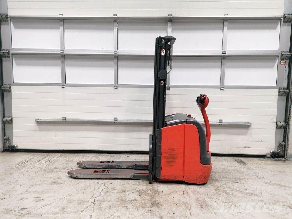 Linde L14 Pedestrian stacker