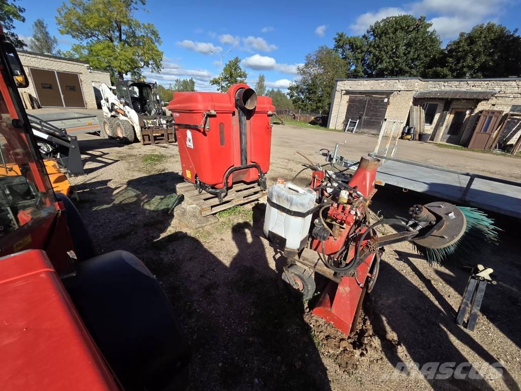  AC C1100 Other groundscare machines