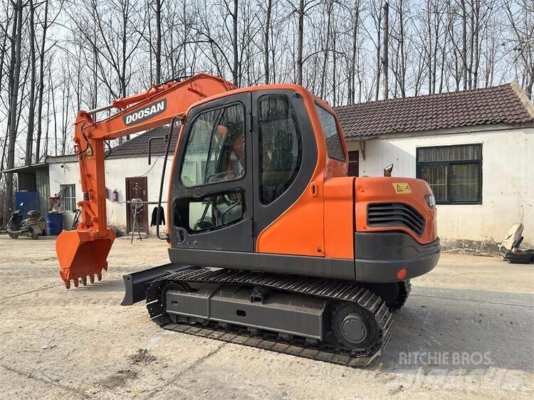 Doosan DX75 Mini excavators < 7t